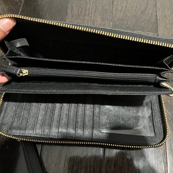 USED Michael Kors Clutch - Picture 4 of 5